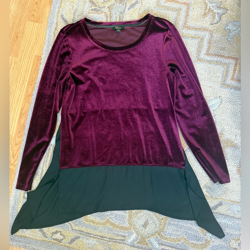 Cupio Burgundy Velvet Tunic with Black Hem